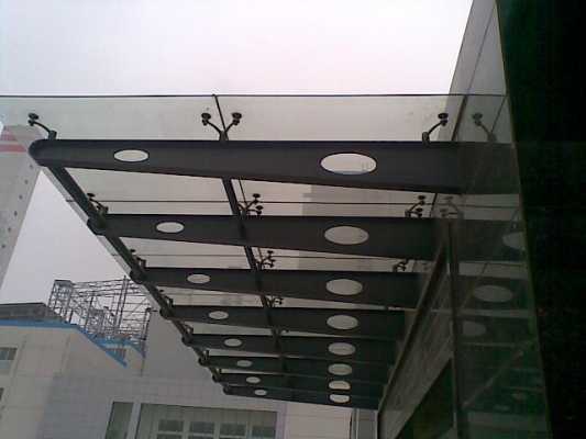 钢结构转角雨棚做法（钢结构雨棚安装需要注意哪些）